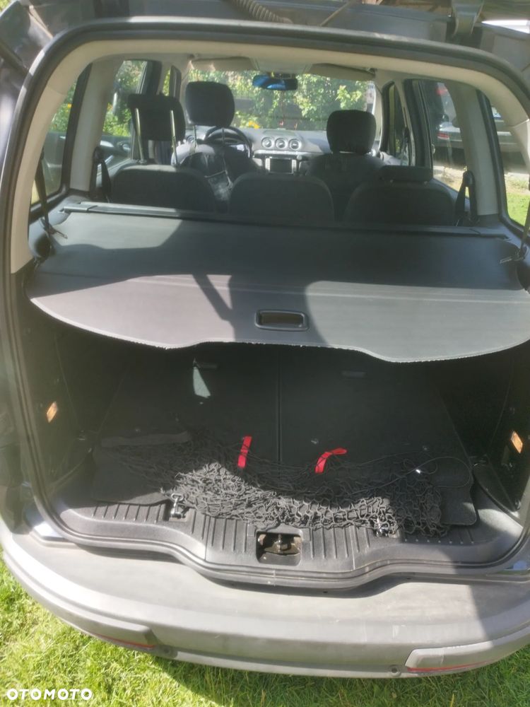 Ford Galaxy - 14