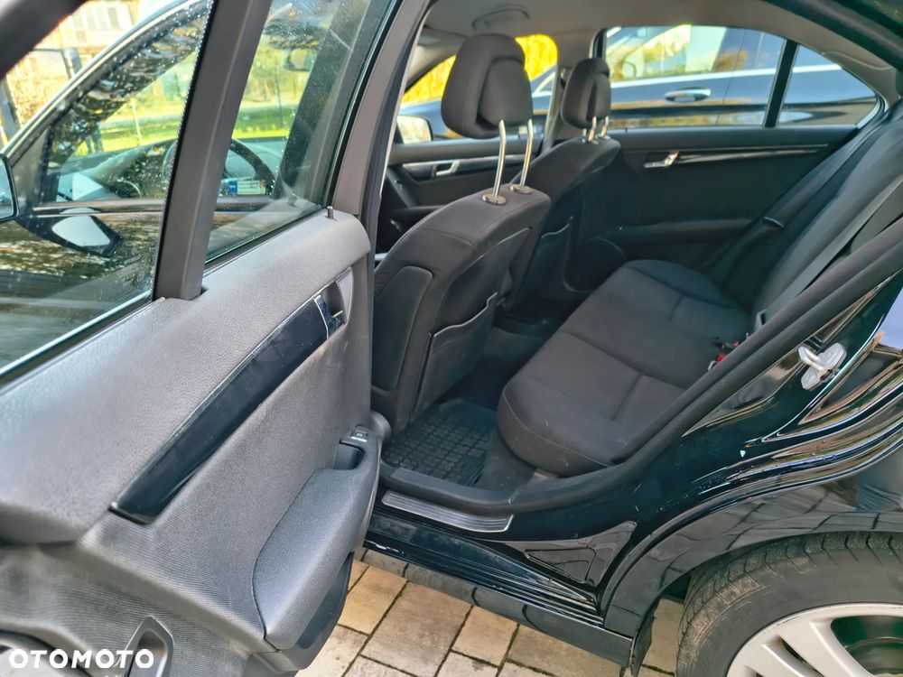 Mercedes-Benz Klasa C 180 K BlueEff Classic - 9