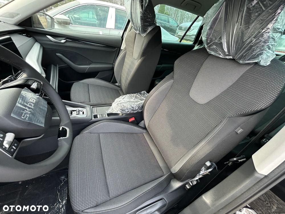 Skoda Octavia 1.5 TSI mHEV Drive Selection DSG - 11