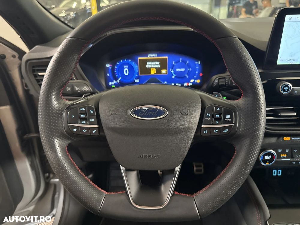 Ford Kuga - 17