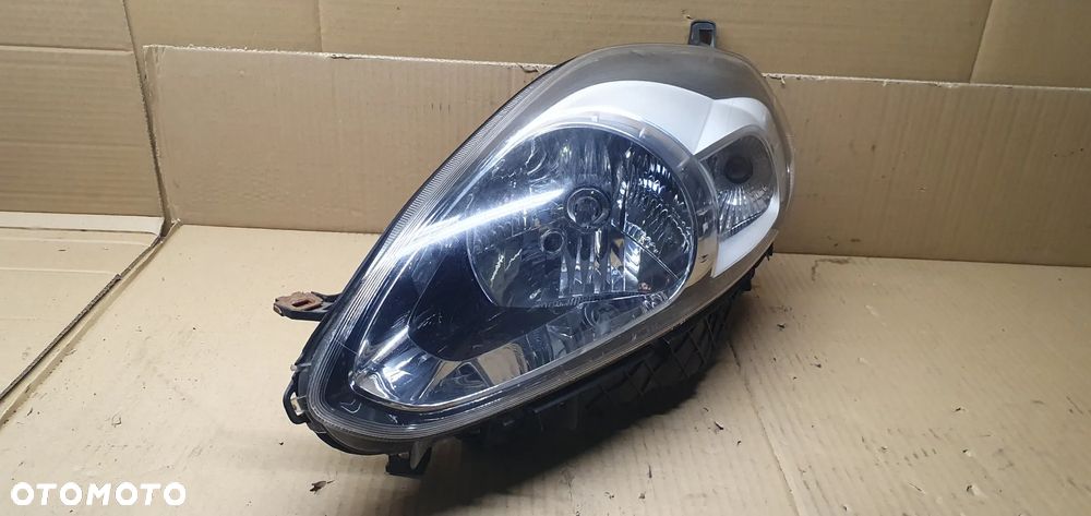 Lampa lewy przód przednia lewa Fiat Punto EVO - 1