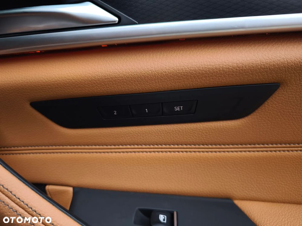 BMW Seria 5 520d M Sport Edition - 26