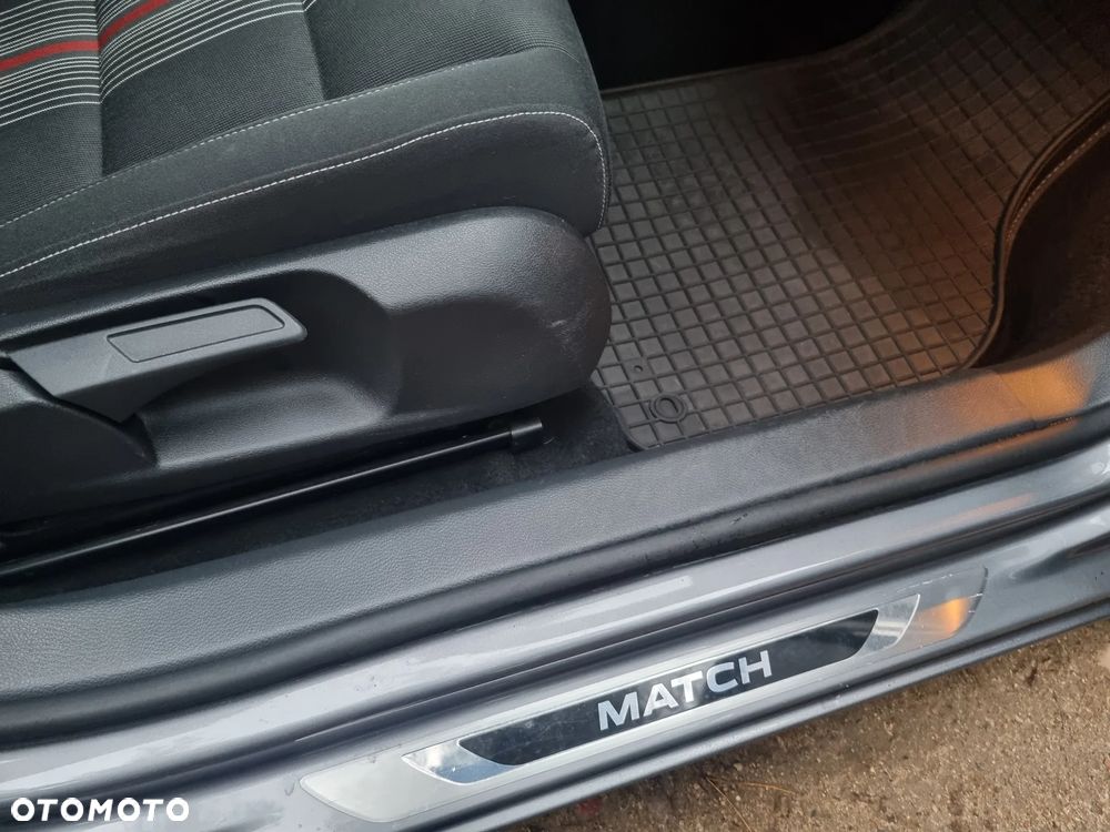 Volkswagen Golf 1.2 TSI MATCH - 8