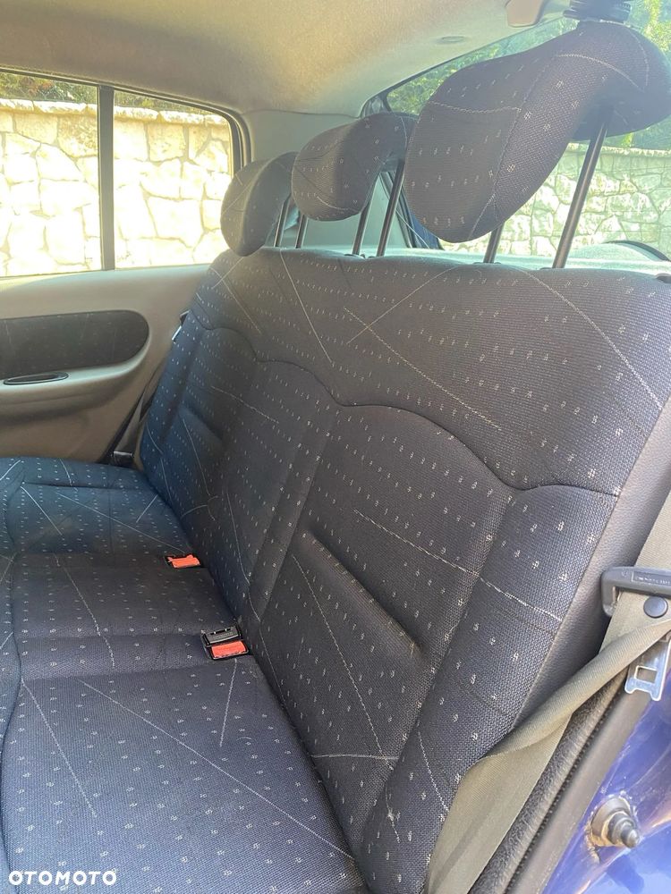 Renault Clio 1.2 16V Authentique - 27