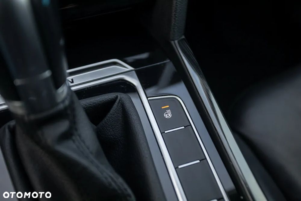 Volkswagen Arteon 2.0 TDI SCR 4Motion DSG Elegance - 26