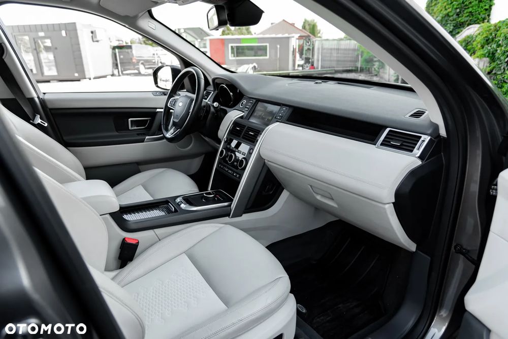 Land Rover Discovery Sport 2.0 TD4 HSE - 24