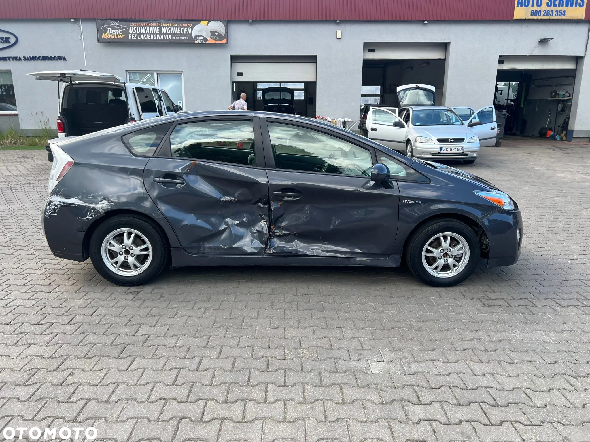 Toyota Prius 1.8 HSD Active - 4