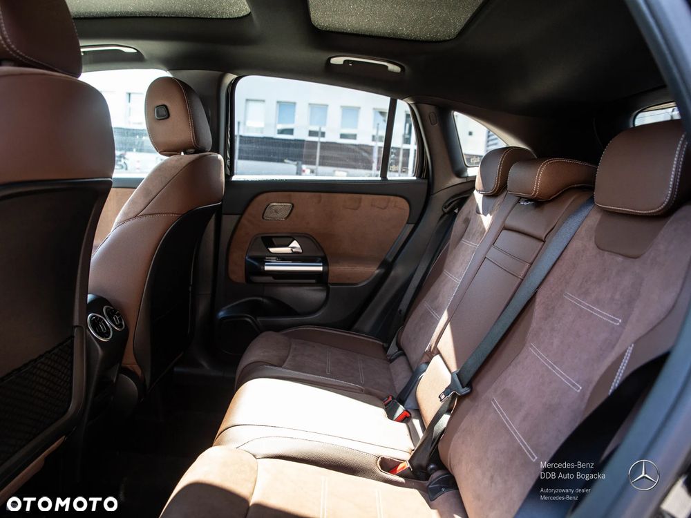 Mercedes-Benz GLA 220 mHEV 4-Matic AMG Line 8G-DCT - 12
