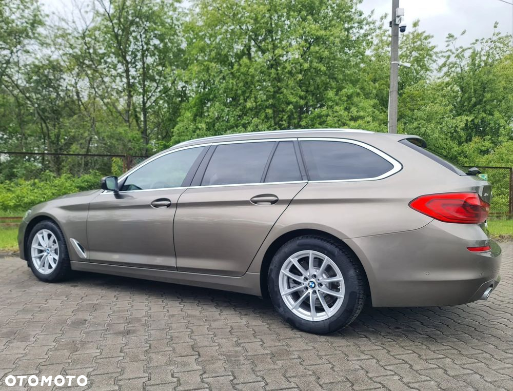 BMW Seria 5 520d xDrive Luxury Line sport - 3