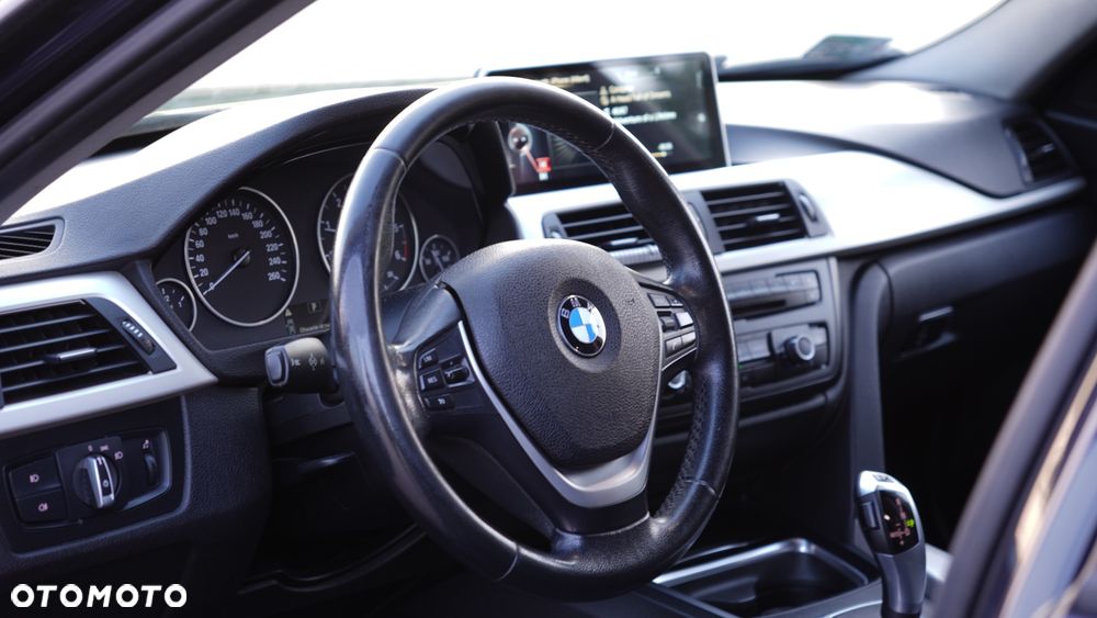 BMW Seria 3 318d - 19