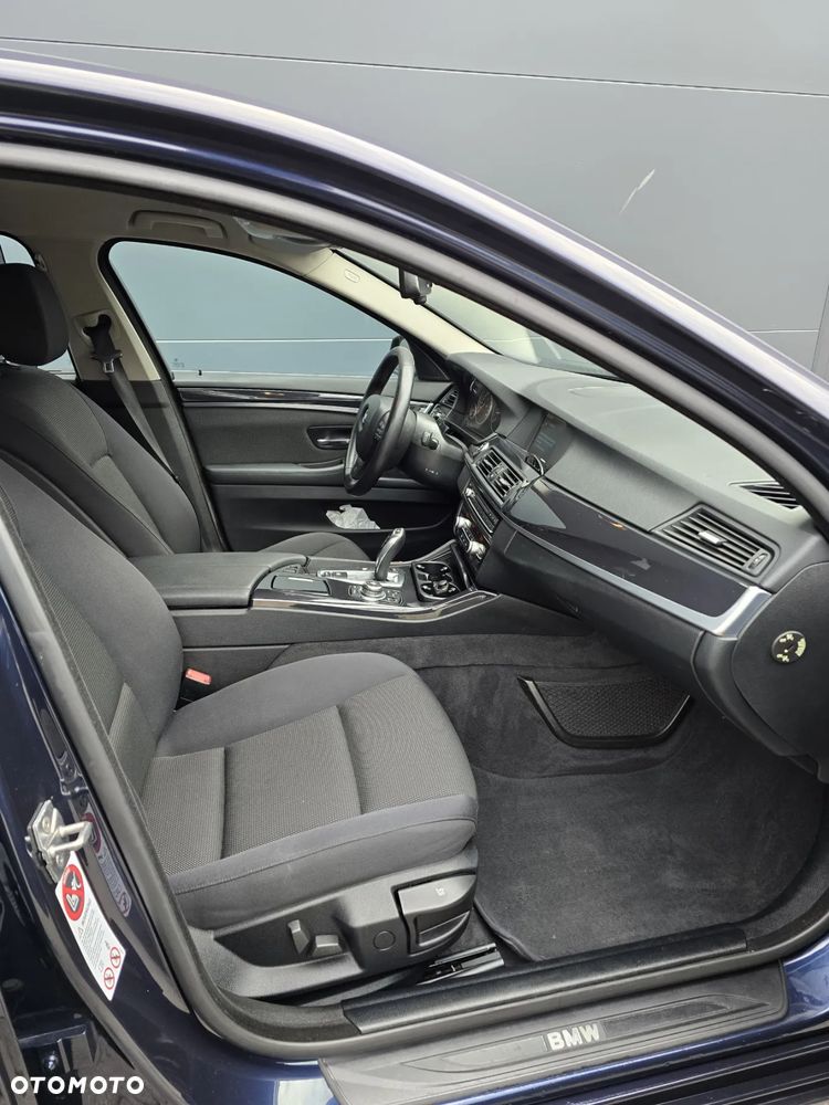 BMW Seria 5 530d Touring - 8