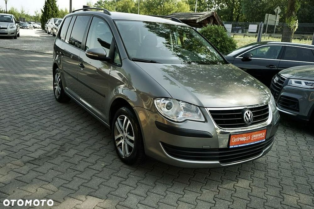 Volkswagen Touran - 10
