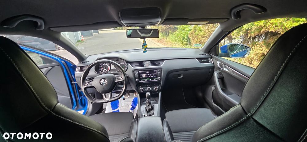Skoda Octavia 2.0 TDI DSG RS - 36