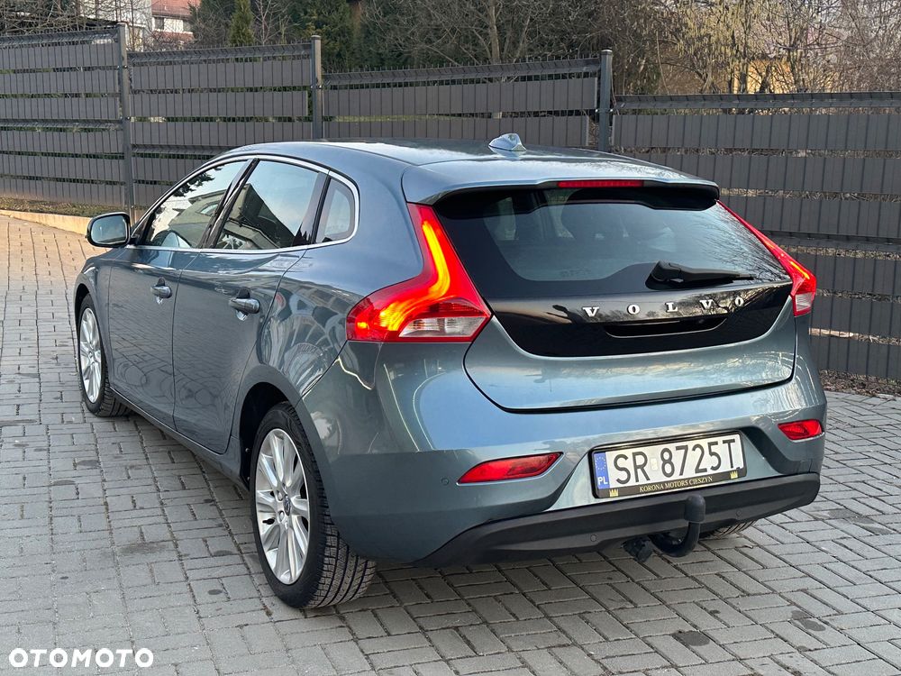 Volvo V40 D2 Momentum - 1