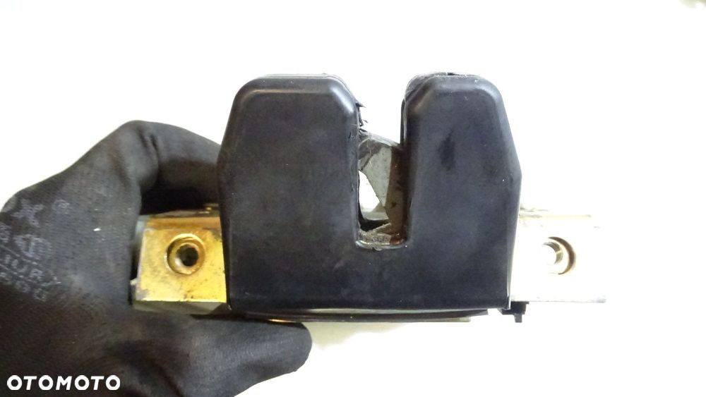 ZAMEK KLAPY BAGAŻNIKA VOLVO XC70 II D5 AWD 30753829 999066622 - 3