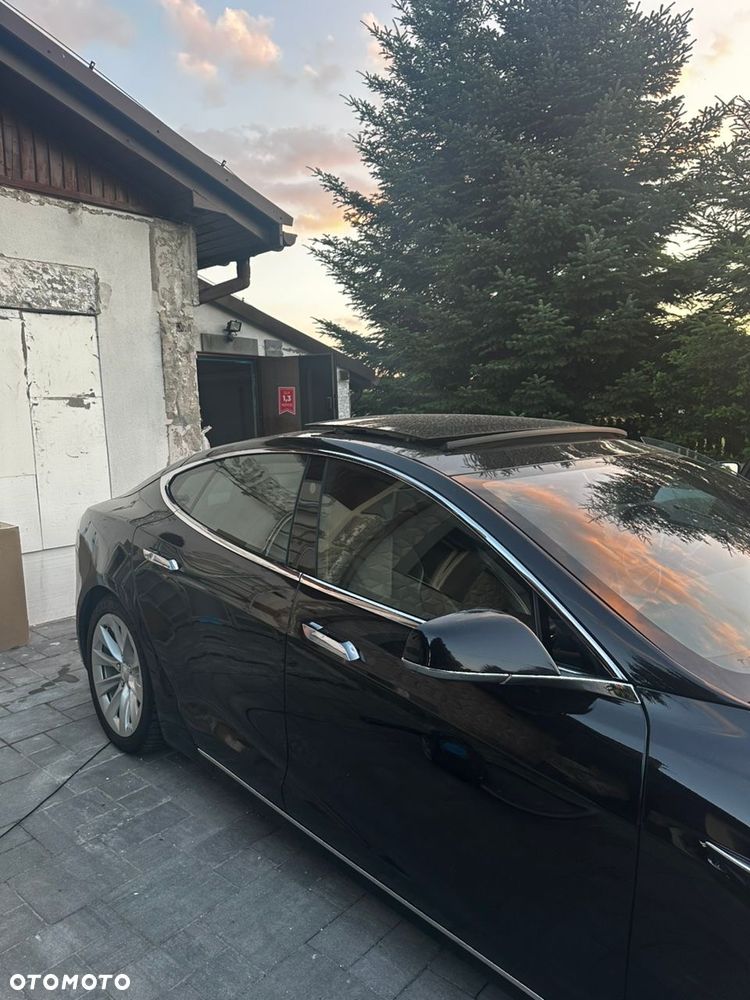 Tesla Model S 75 D - 23