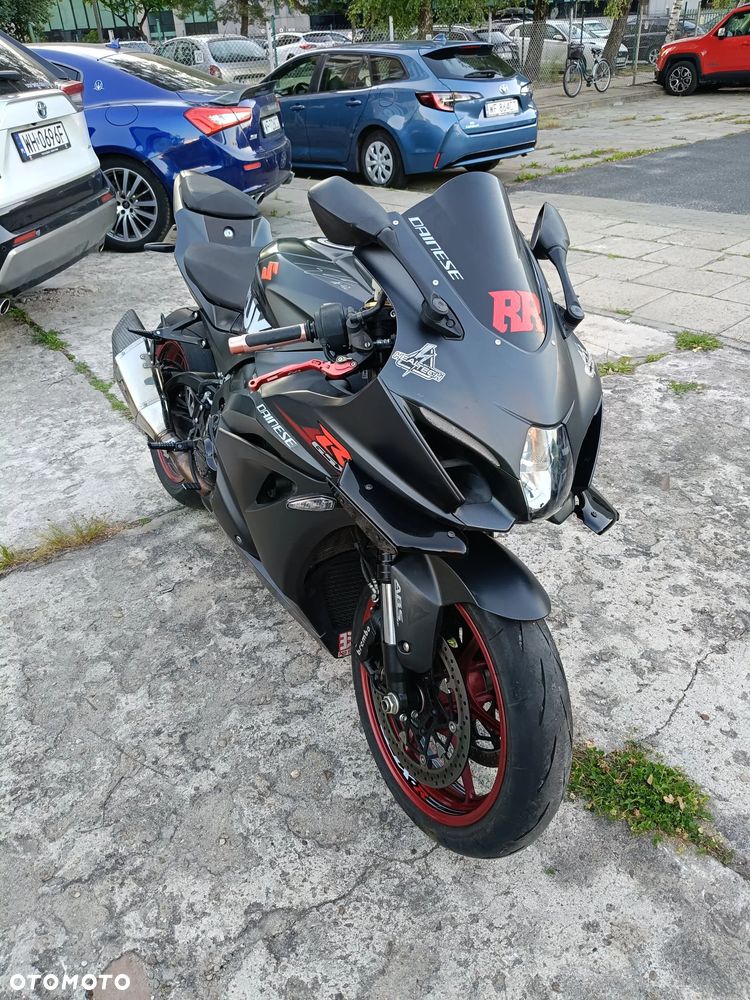 Suzuki GSX-R - 4