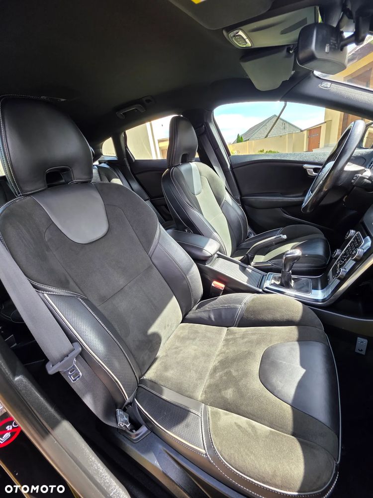 Volvo V40 D2 Drive-E R-Design Momentum - 8