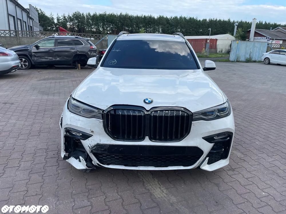 BMW X7 M50i sport - 4