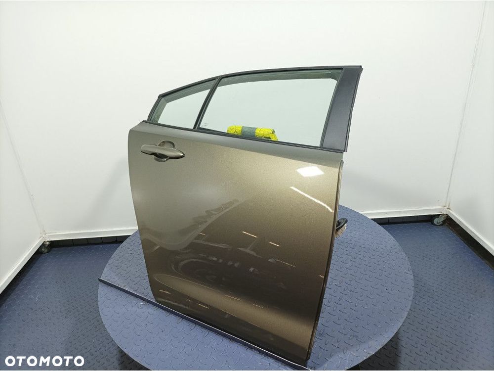 TOYOTA COROLLA XII E21 SEDAN DRZWI TYŁ TYLNE PRAWE 6X1 - 3