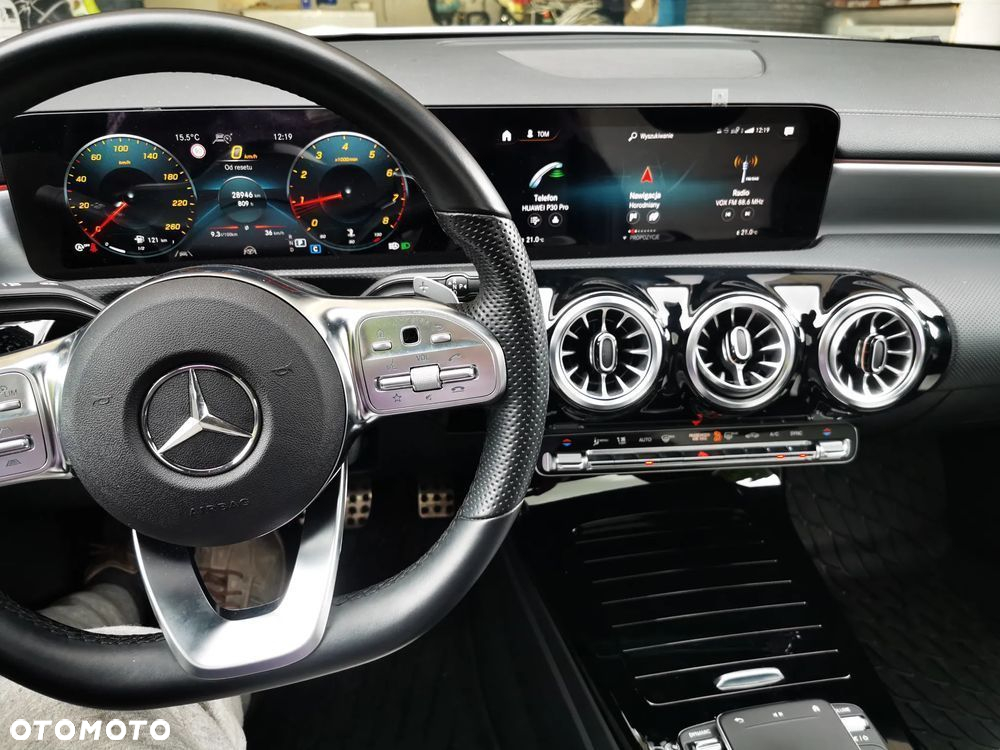 Mercedes-Benz CLA 250 4-Matic AMG Line 7G-DCT - 22
