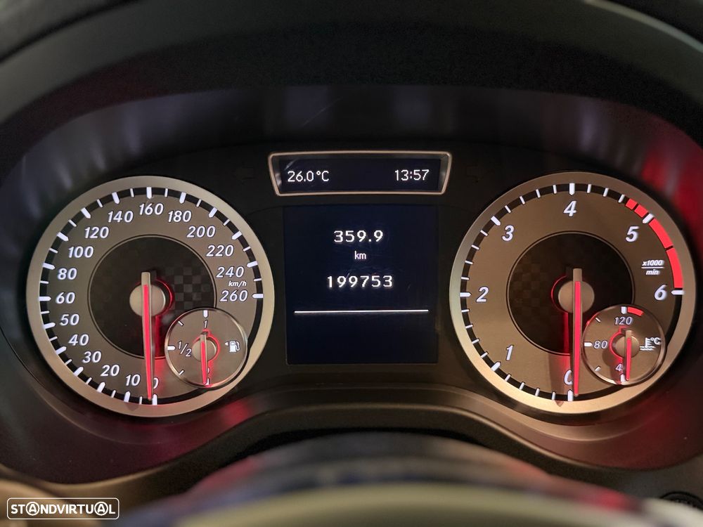 Mercedes-Benz A 180 CDI AMG Line - 24