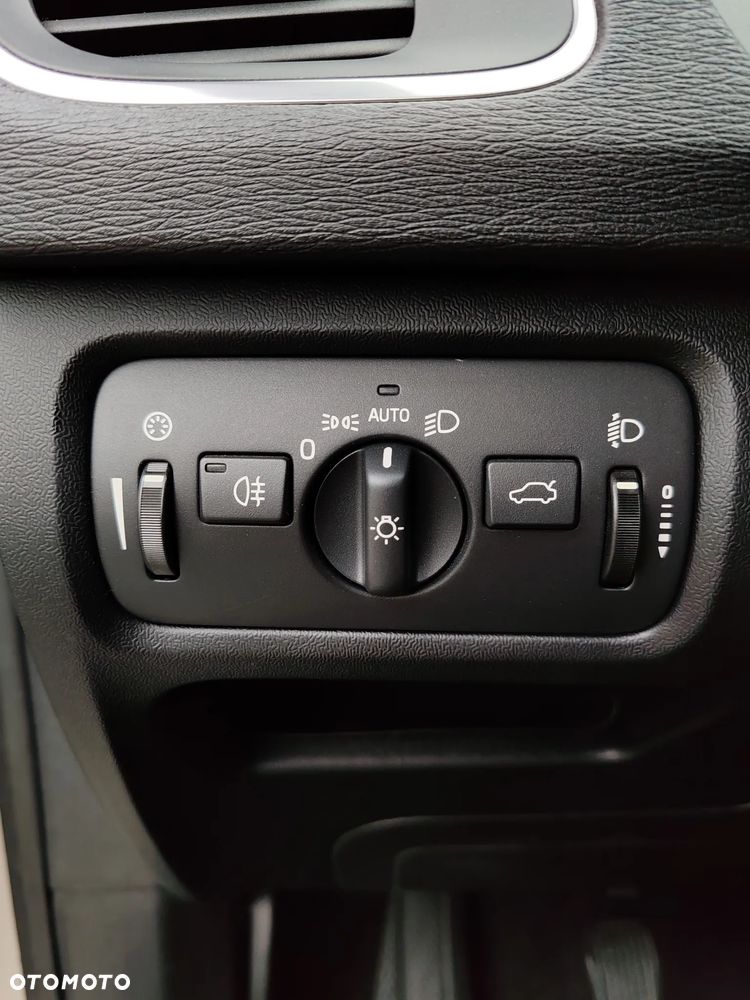 Volvo V40 T2 Kinetic - 19