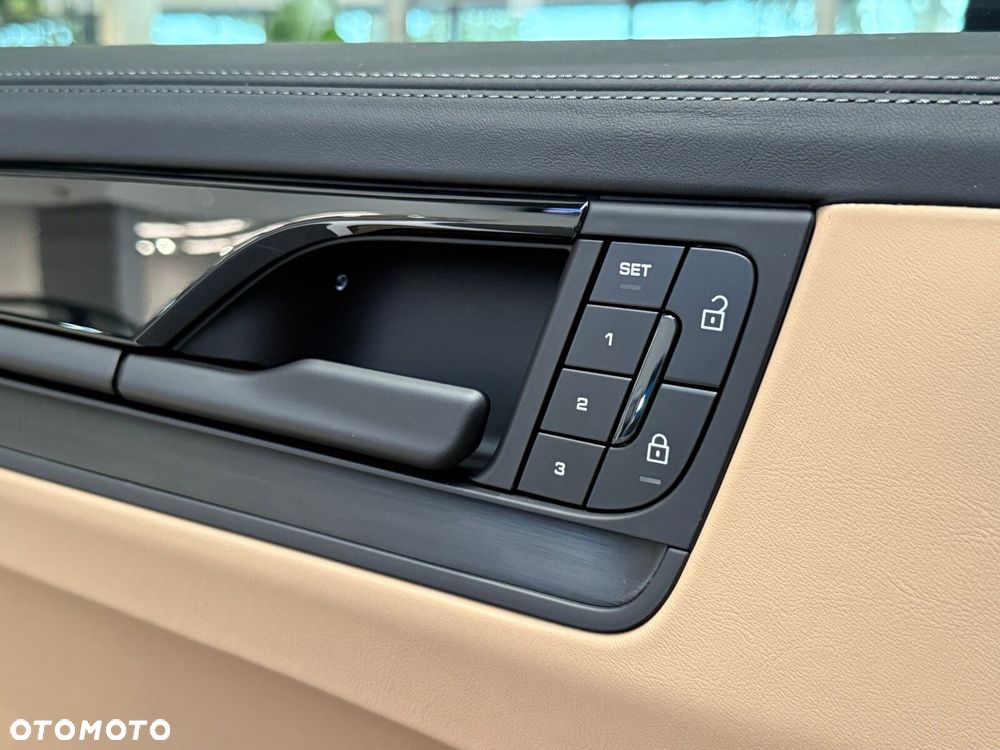 Porsche Cayenne - 19
