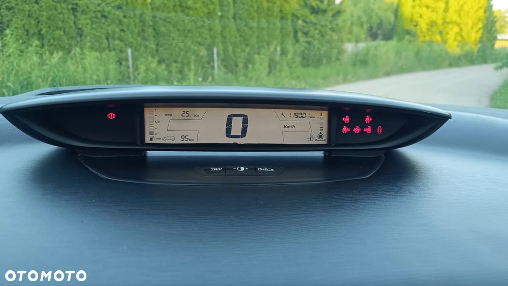 Citroën C4 1.4 16V Impress - 13