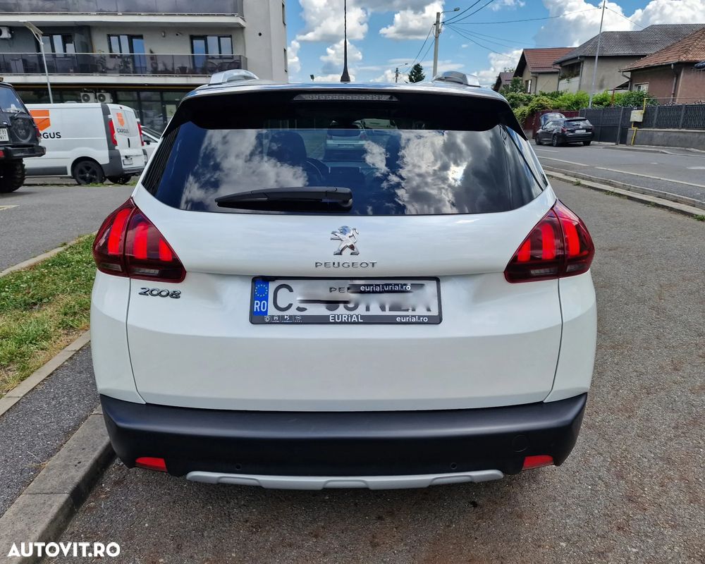 Peugeot 2008 1.2 PureTech EAT8 STT GT Pack - 4