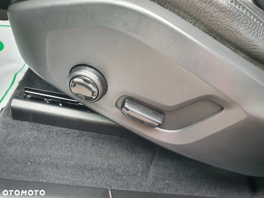 Volvo XC 60 B4 B Geartronic Momentum Pro - 25