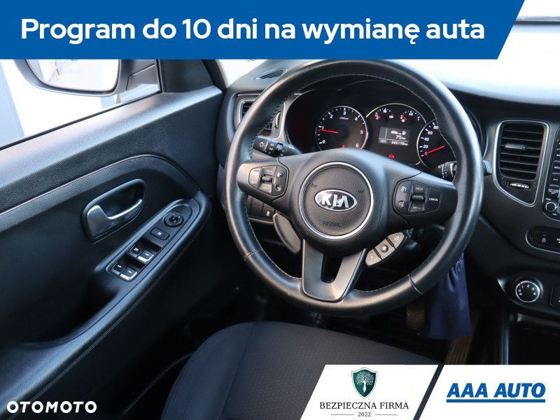 Kia Carens - 8