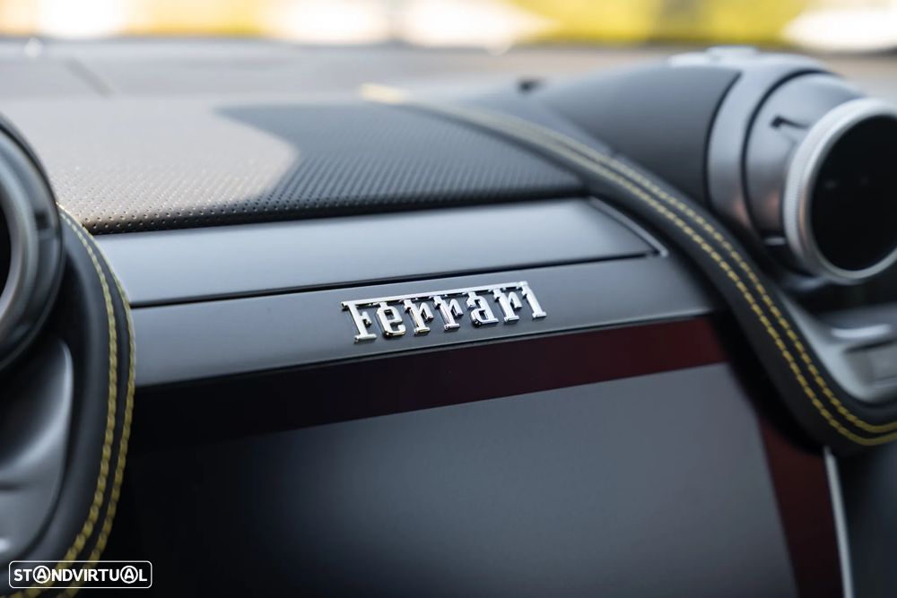 Ferrari GTC4 Lusso - 26