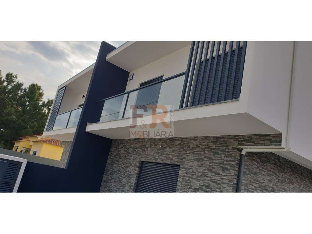 MORADIAS NOVAS T3 em Construção. Fernão Ferro - Grande imagem: 2/28