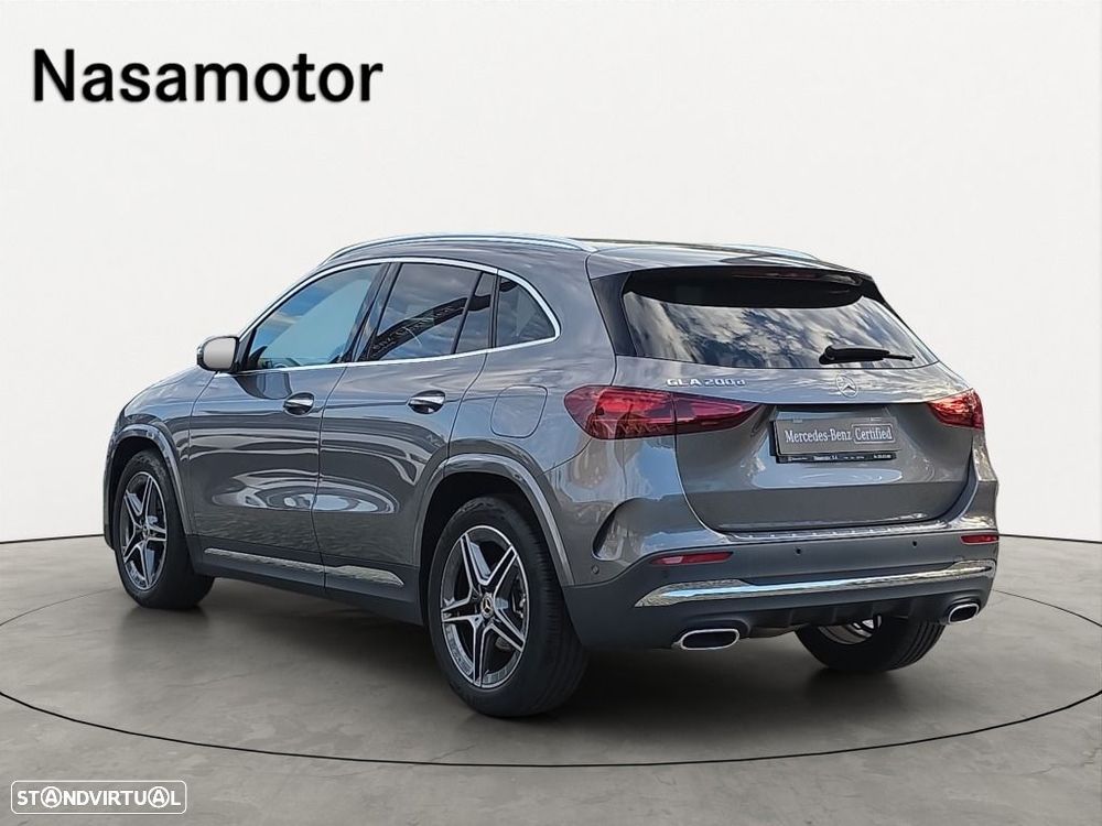 Mercedes-Benz GLA 200 - 2