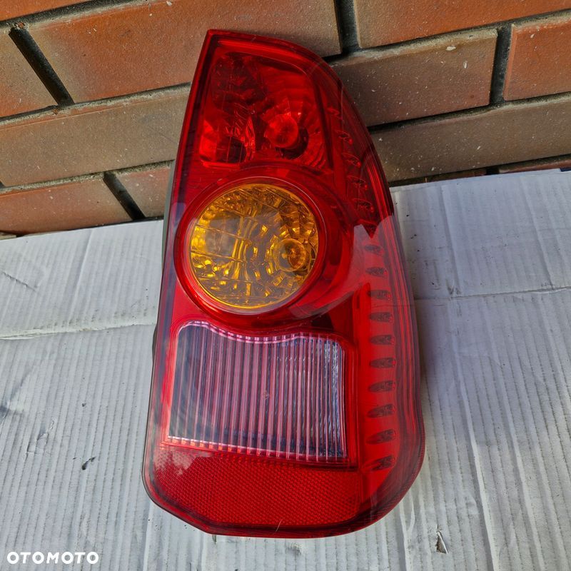Mitsubishi Space Star 1 I 98-05 LIFT LAMPA PRAWA TYLNA TYŁ OE MR913174 - 1