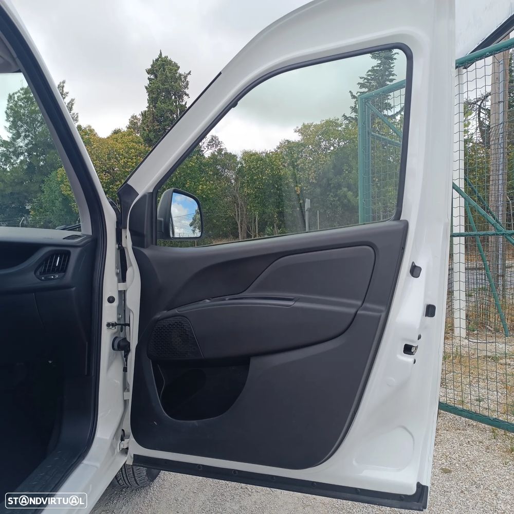 Fiat DOBLO 1.3 MULTIJET 3 LUGARES - 11