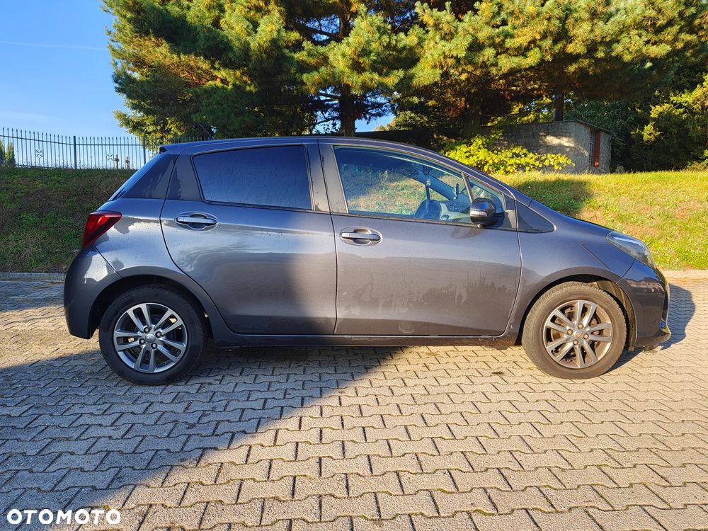 Toyota Yaris - 10