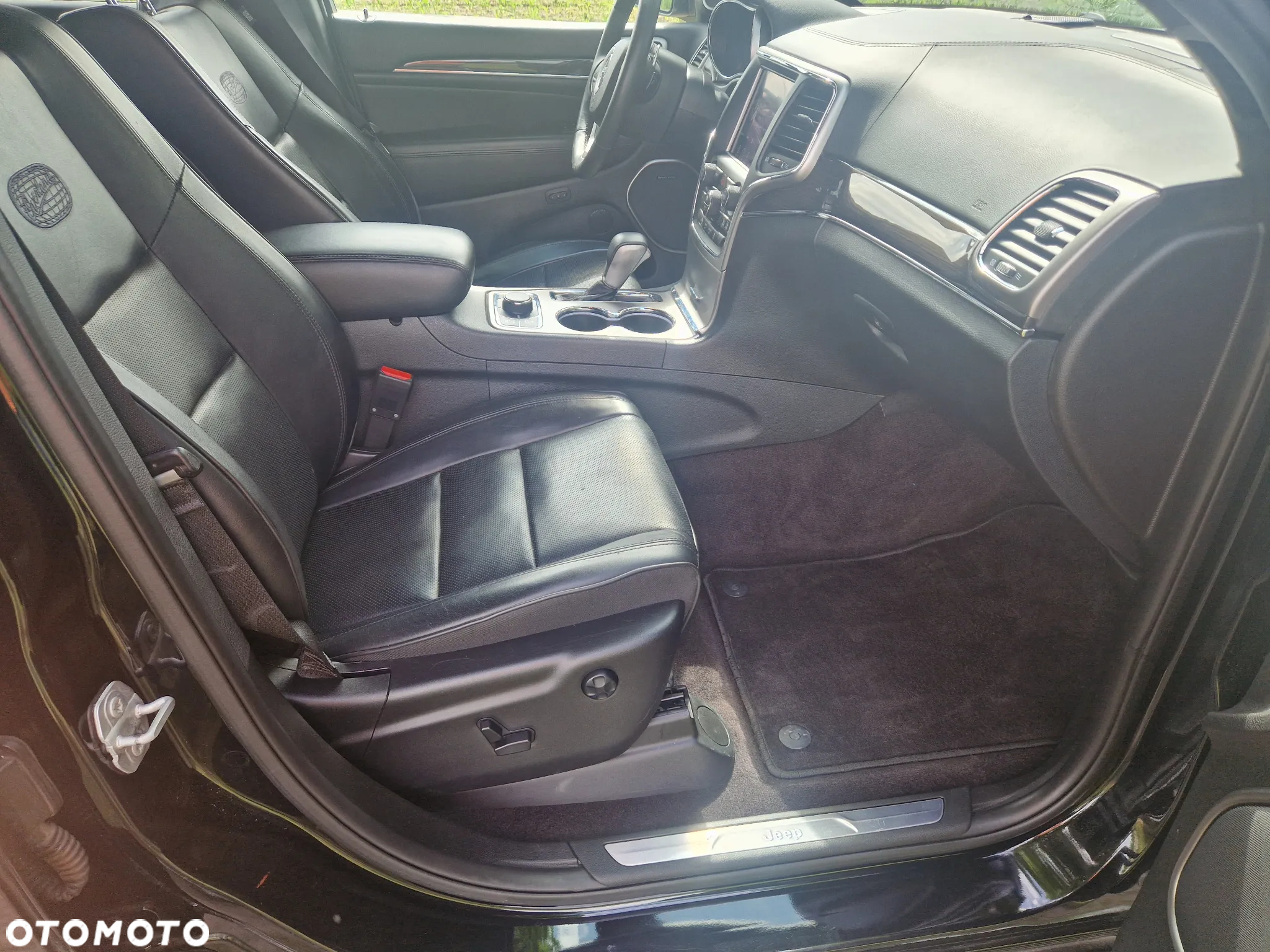 Jeep Grand Cherokee - 11