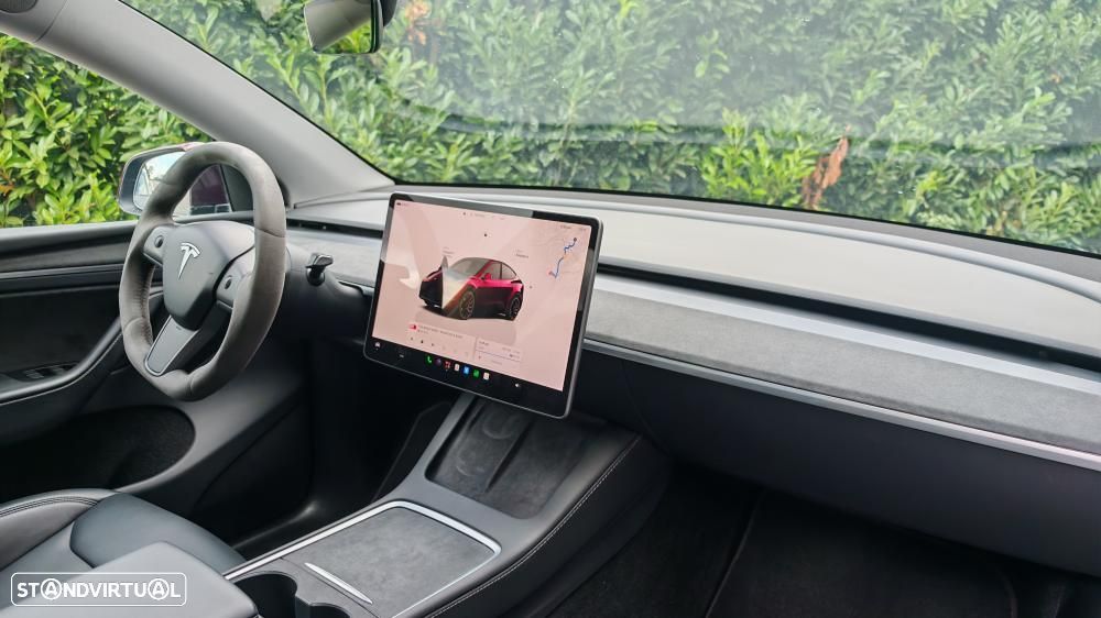 Tesla Model Y Performance Dual Motor AWD - 23