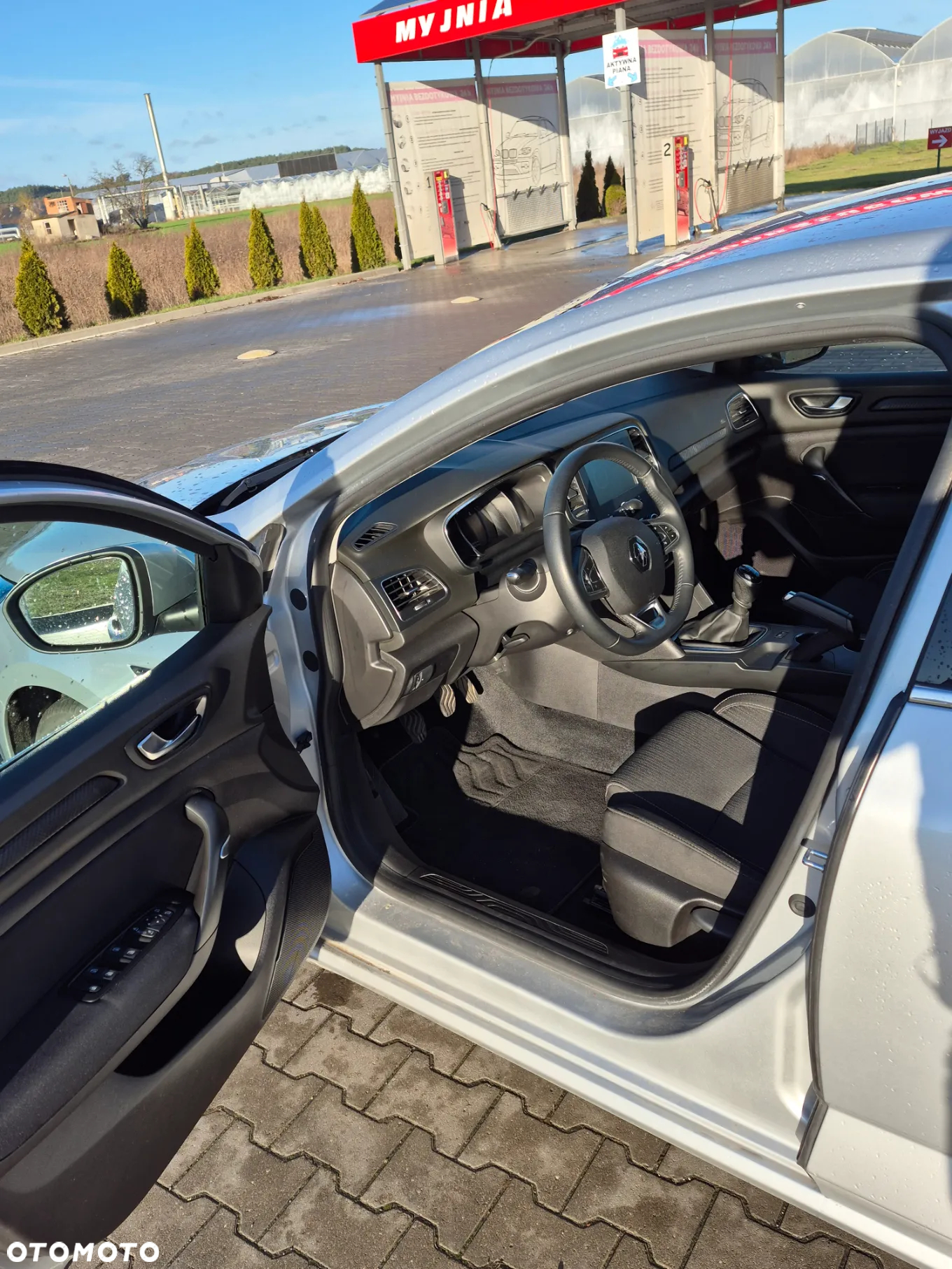 Renault Megane 1.5 Blue dCi Zen - 10