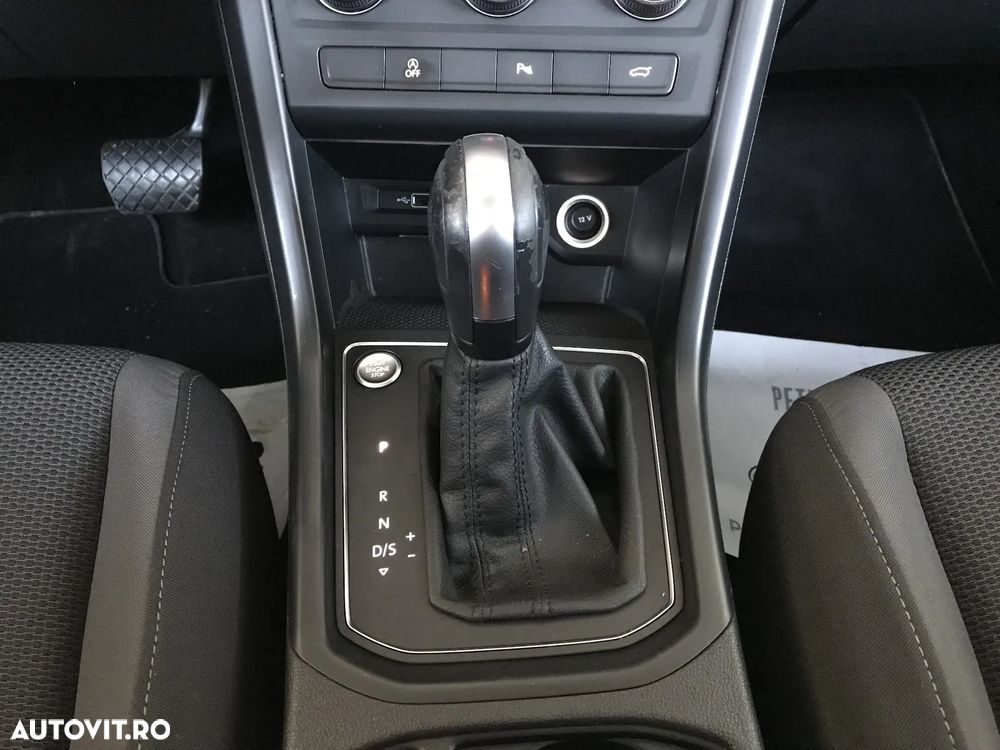 Volkswagen Touran 2.0 TDI SCR DSG Trendline - 29