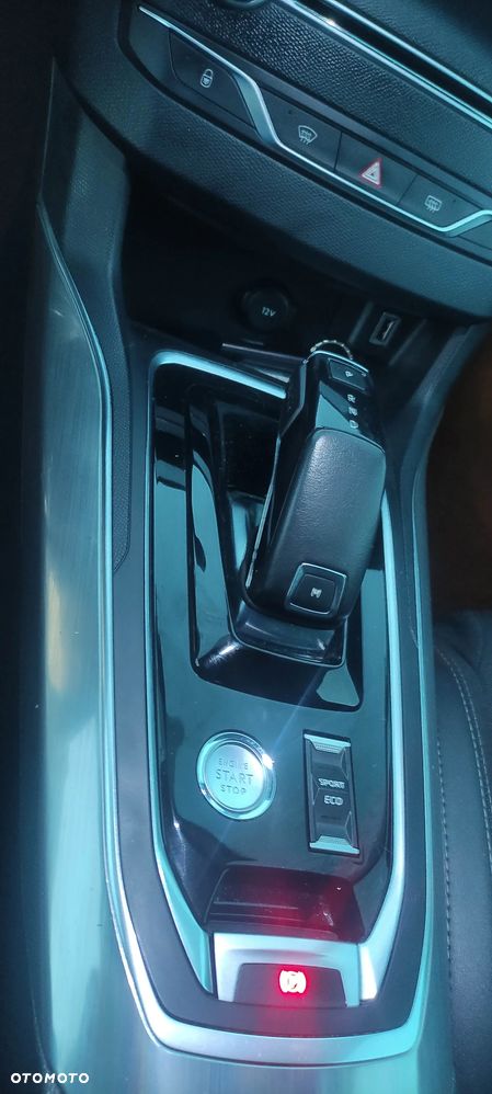 Peugeot 308 1.2 PureTech Allure S&S EAT6 - 8