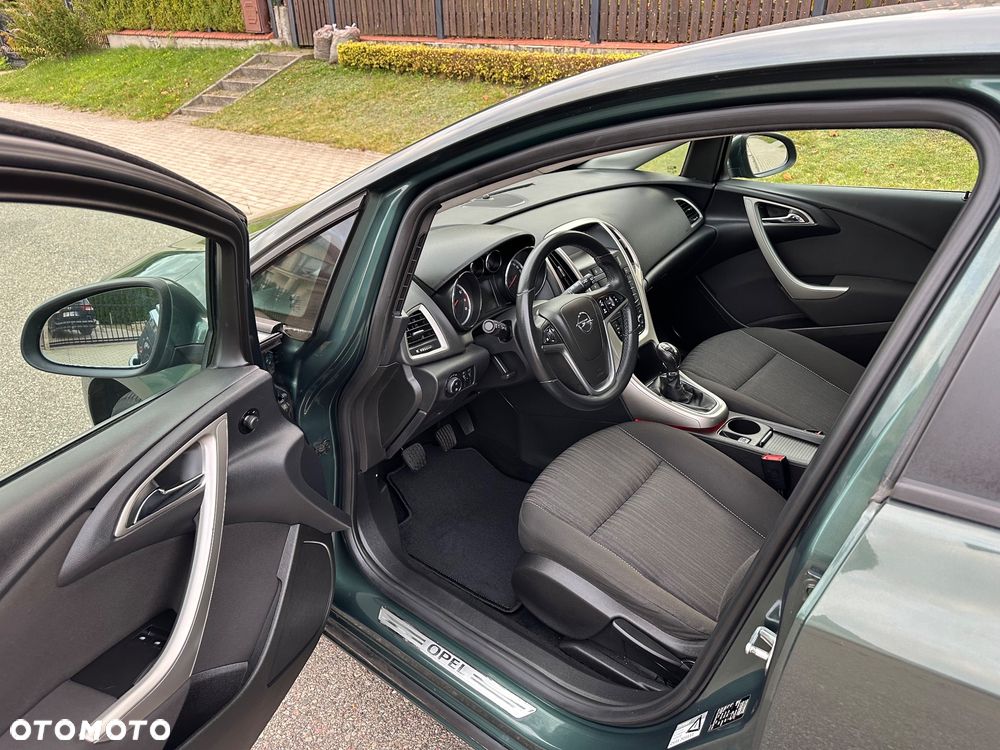 Opel Astra 1.4 Turbo 150 Jahre - 16