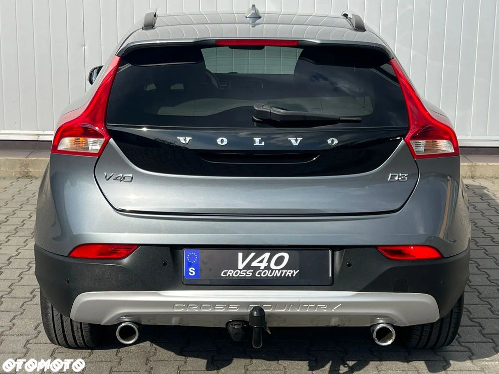 Volvo V40 Cross Country 2017 photo 2