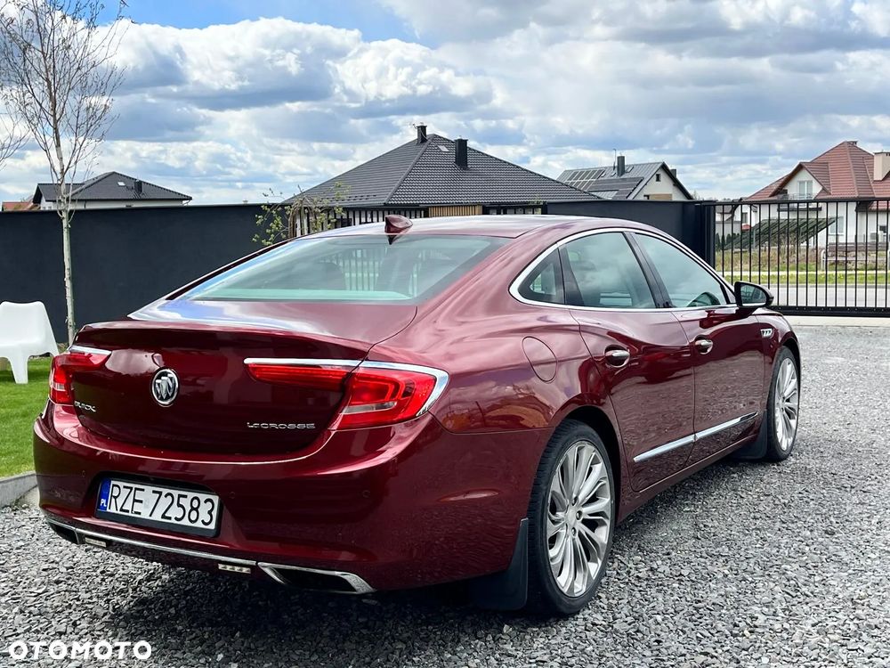 Buick Lacrosse - 22