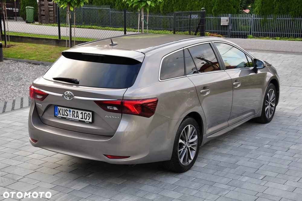 Toyota Avensis Touring Sports 1.8 Edition S+ - 10