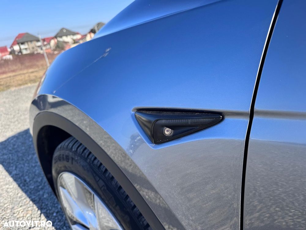 Tesla Model Y Long Range Dual Motor AWD - 7