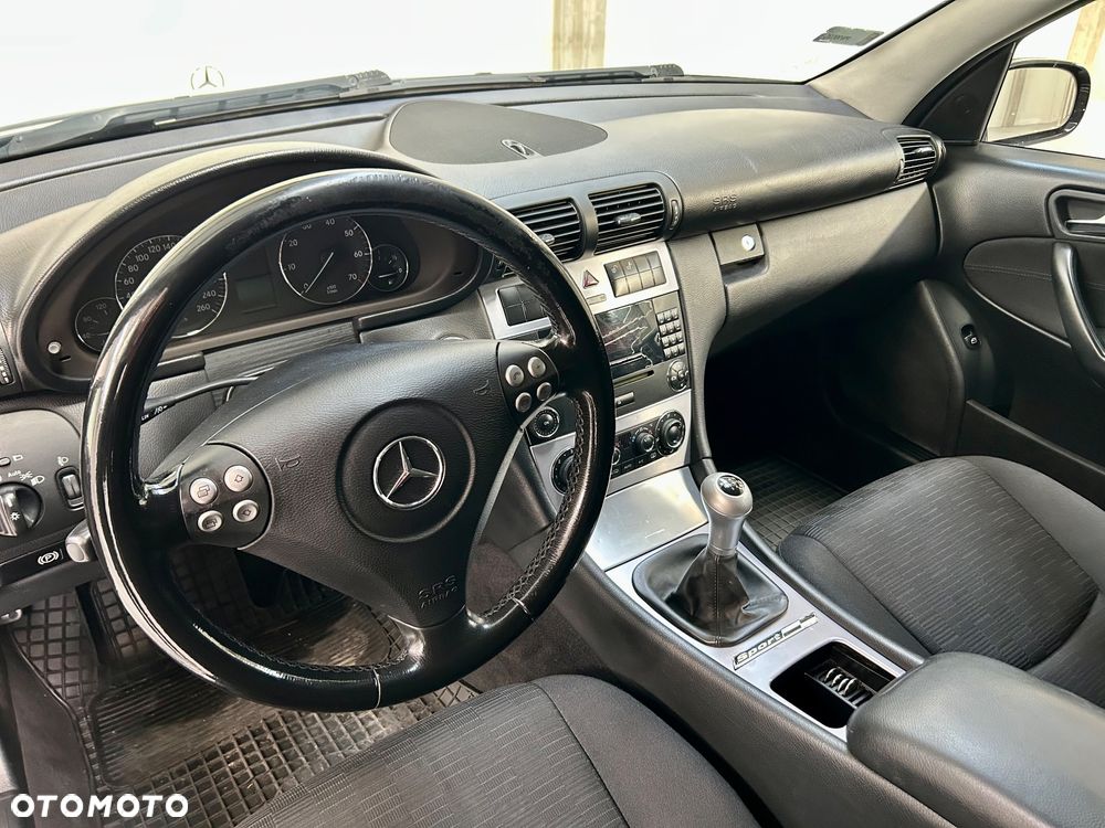 Mercedes-Benz Klasa C 180 Kompressor Avantgarde Sport Edition - 10