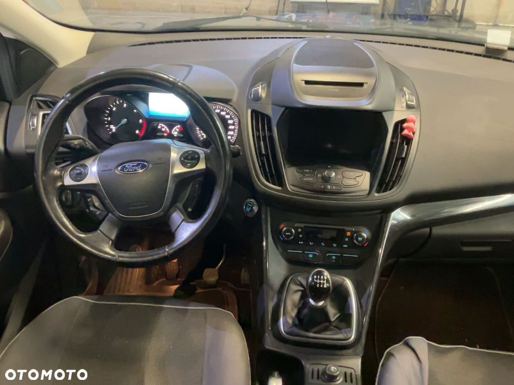 Ford Kuga 2.0 TDCi 2x4 Titanium - 2